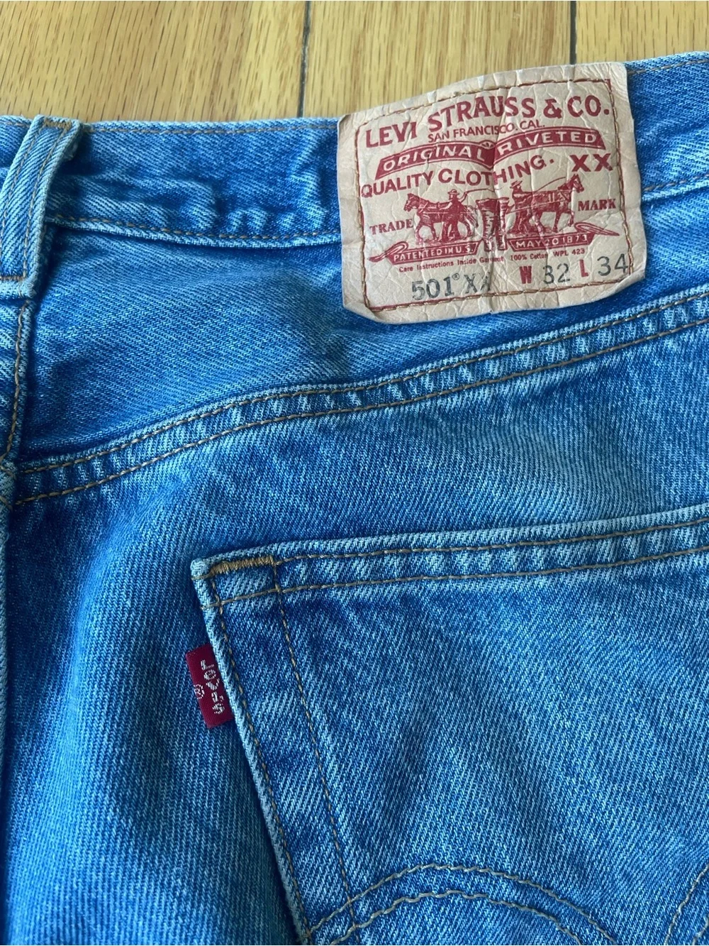 Levis straight leg